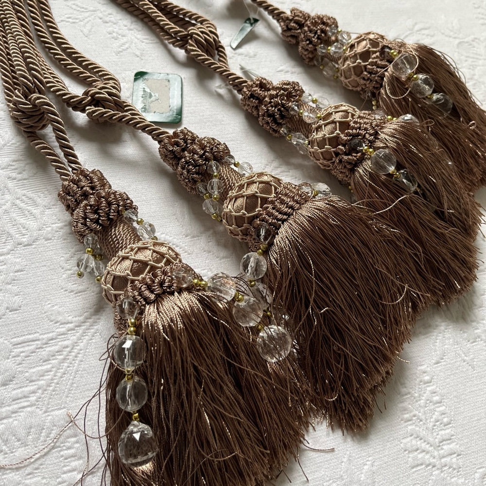 New Lot of 4 Versailles Canada Taupe Victoria Woven Curtain Tiebacks